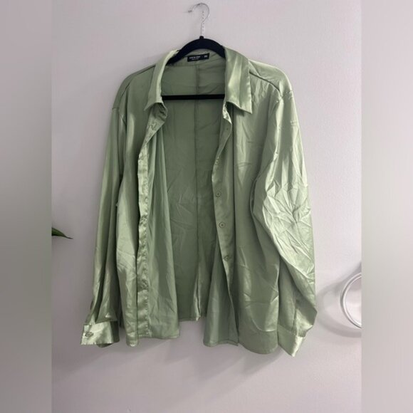 Green SHEIN curve button up - Picture 1 of 4